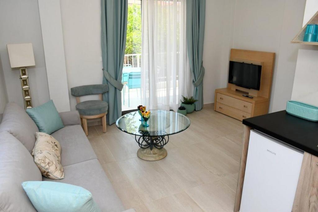 Theano Luxury Suites Nikiti Экстерьер фото